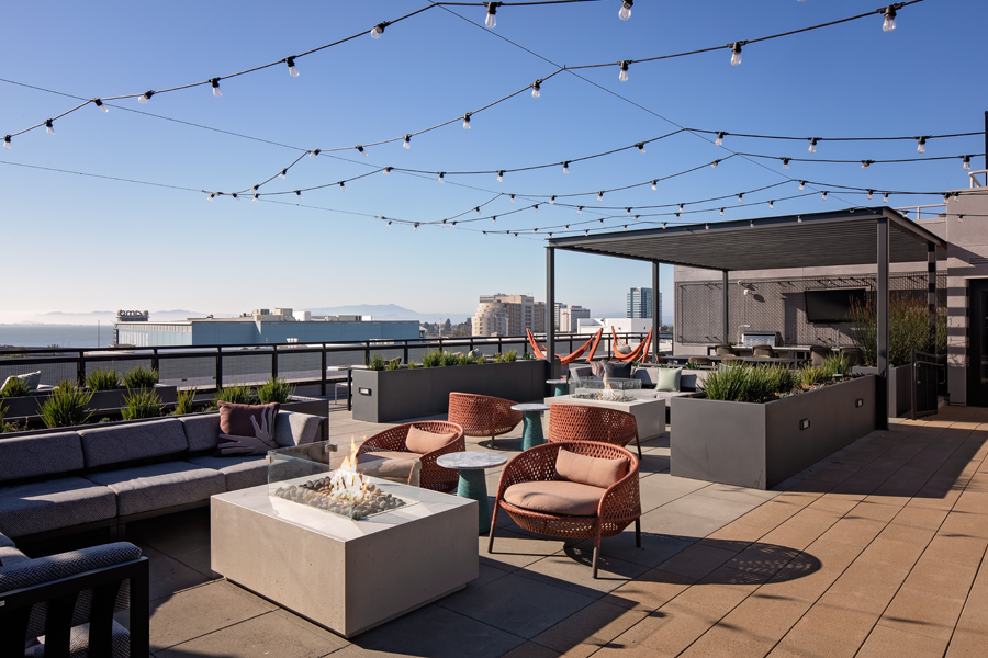 Emeryville luxury apartments rooftop